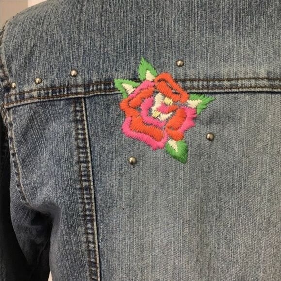 Arizona Jeans Vintage Juniors Embroidered Studded Denim Jacket, Blue, size XL - Picture 5 of 9